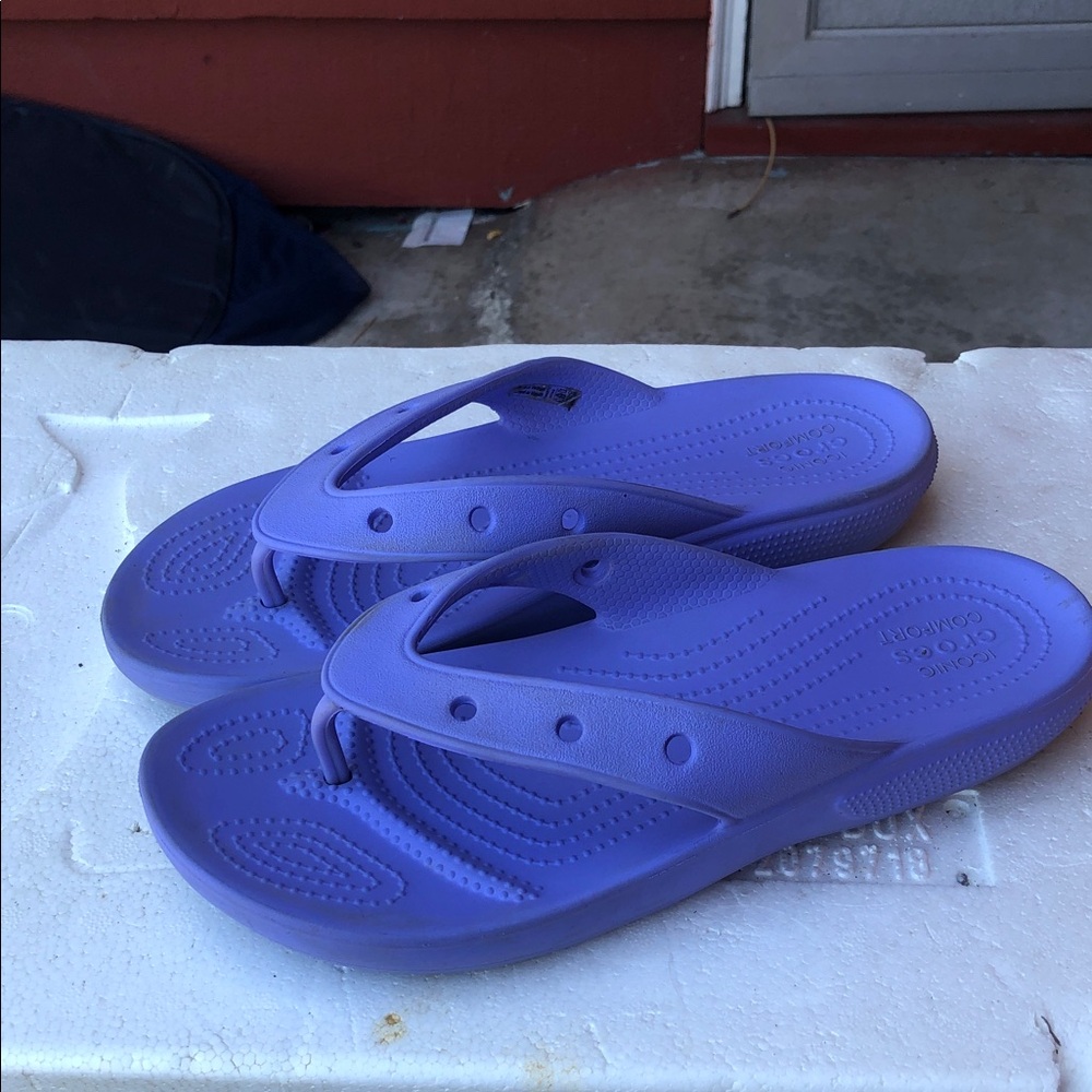 Crocs Classic Women’s Flip Flops Solid Digital Violet Size W9 - Picture 15 of 16